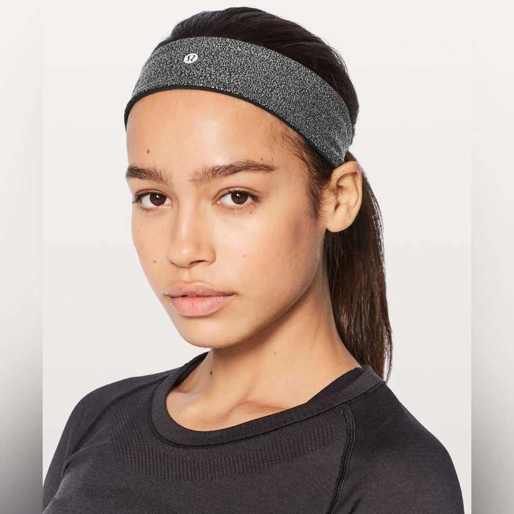 NWOT Lululemon Fly Away Tamer Headband II Luxtreme Luminosity Foil Print Black